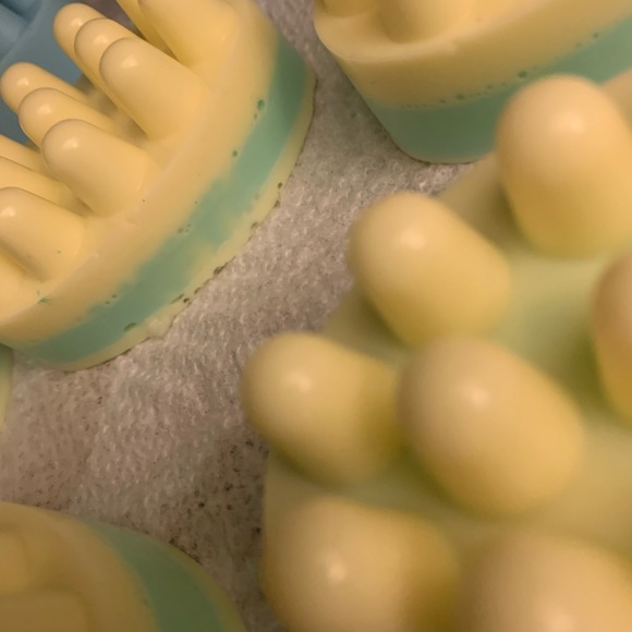 Avocado Lemon Beauty Scrub Bar - Picture 2 of 2